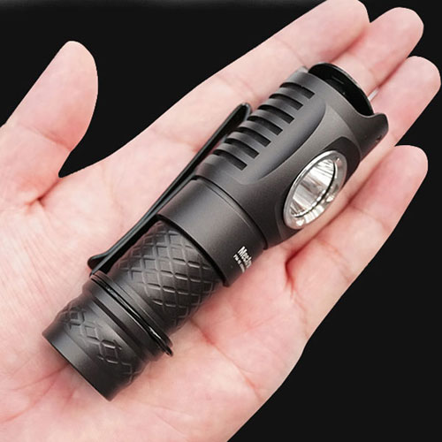 맥아미_듀얼스위치 760루멘 충전식라이트_FM16